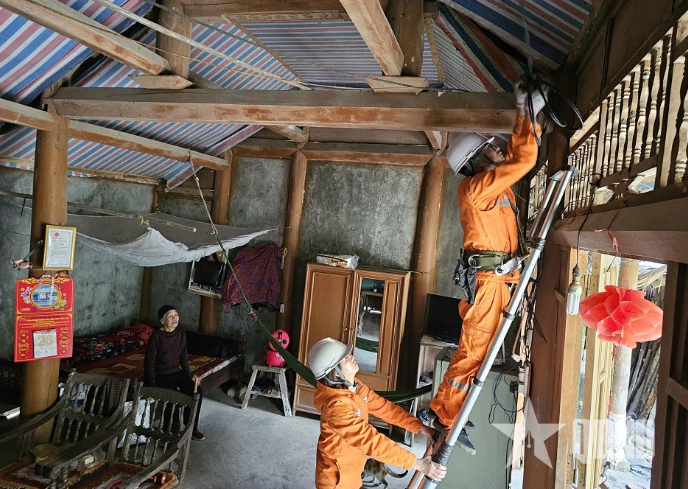 Giá điện giờ cao điểm: Cần tính đủ yếu tố dân sinh