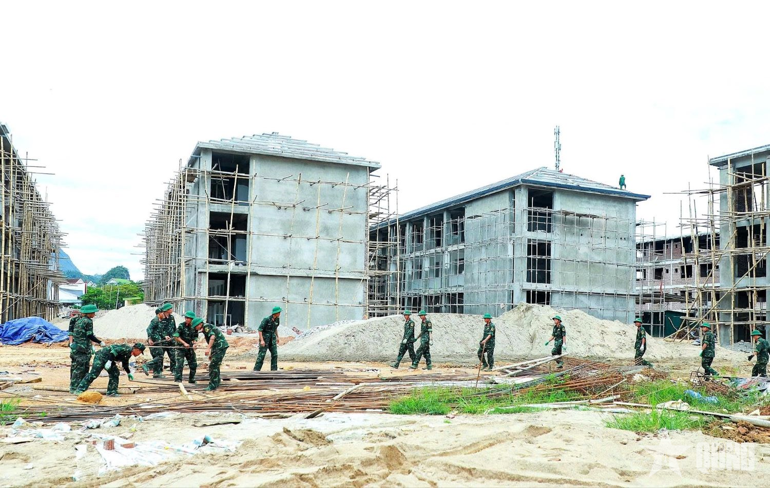 Sư đoàn 324, Quân khu 4: Chung sức đẩy nhanh tiến độ xây trường học