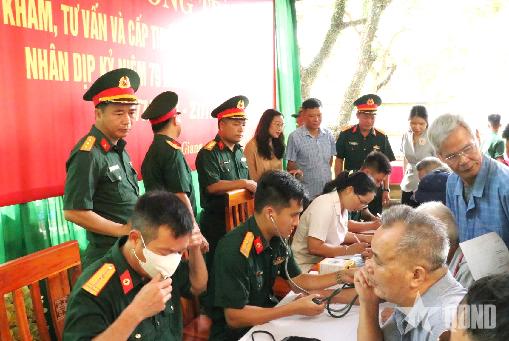 Gắn kết tình quân dân từ những việc làm thiết thực
