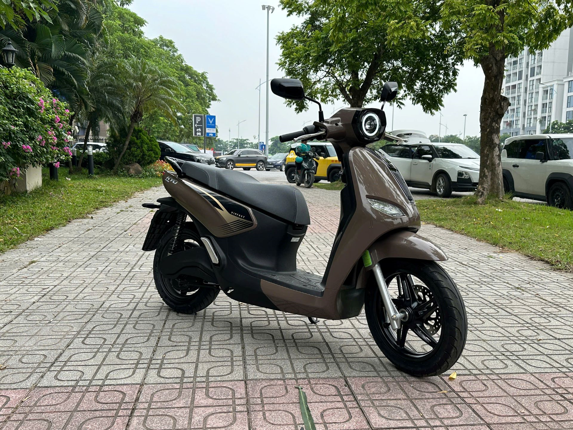 VinFast Kyo ghi điểm với phái nữ: Đẹp để đi chơi, tiện để đi làm mỗi ngày