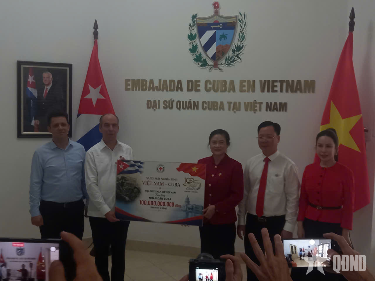 Nhân dân Việt Nam dành khoản hỗ trợ 100 tỷ đồng trao tặng nhân dân Cuba