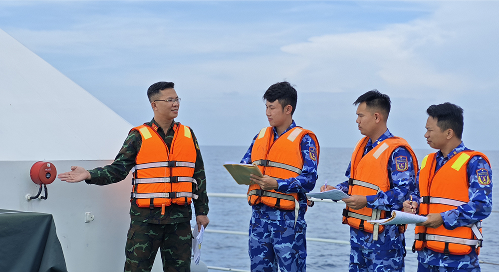 Những giờ giảng giữa trùng khơi