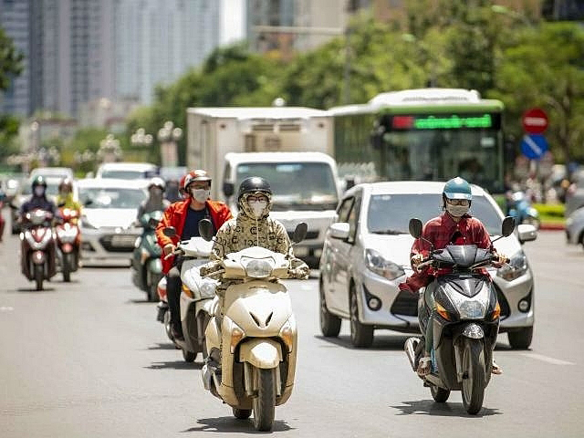 Thời tiết hôm nay (14-8): Bắc Bộ và Trung Bộ tiếp tục nắng nóng
