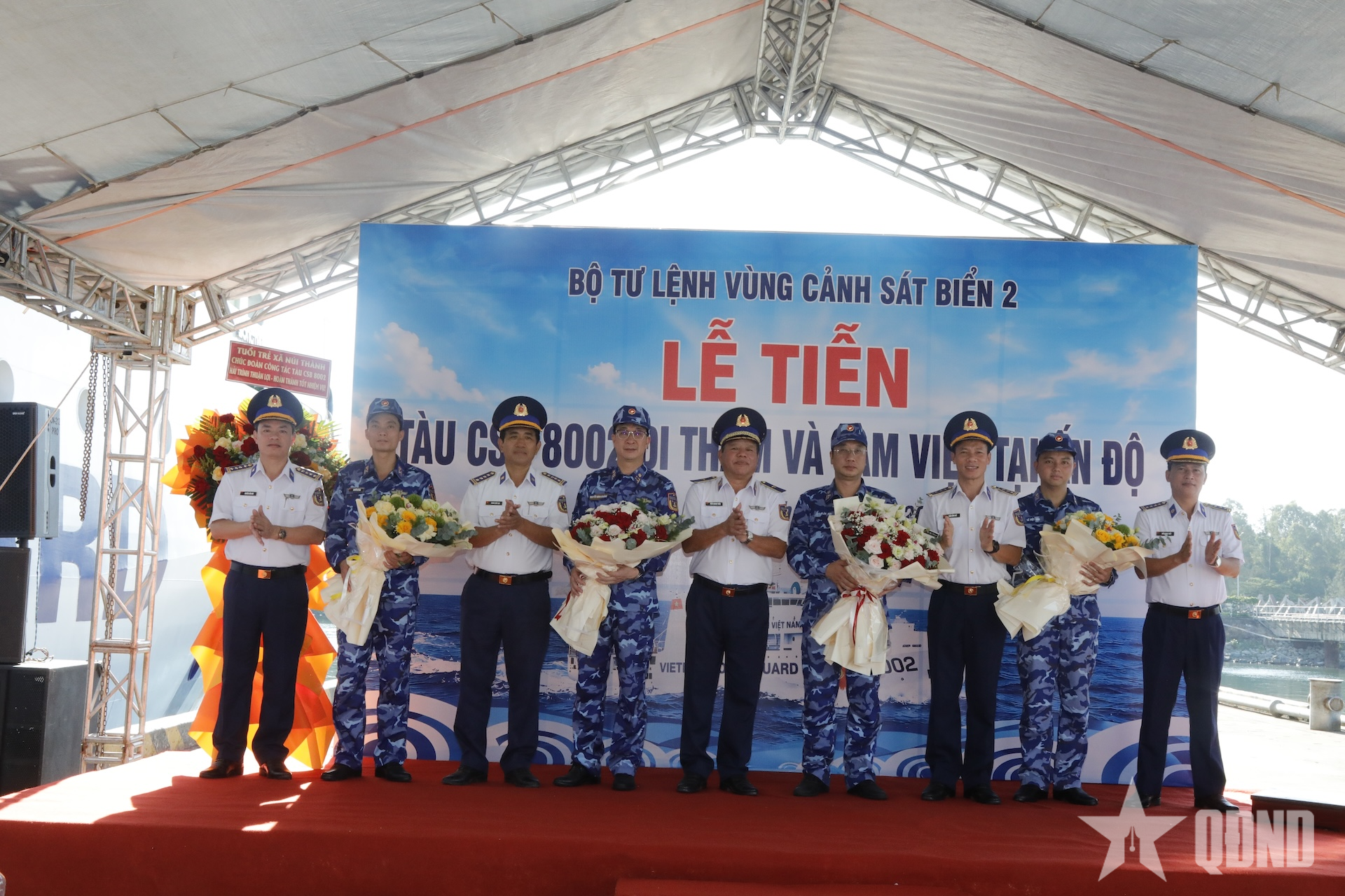 Tàu Cảnh sát biển 8002 lên đường thăm Ấn Độ