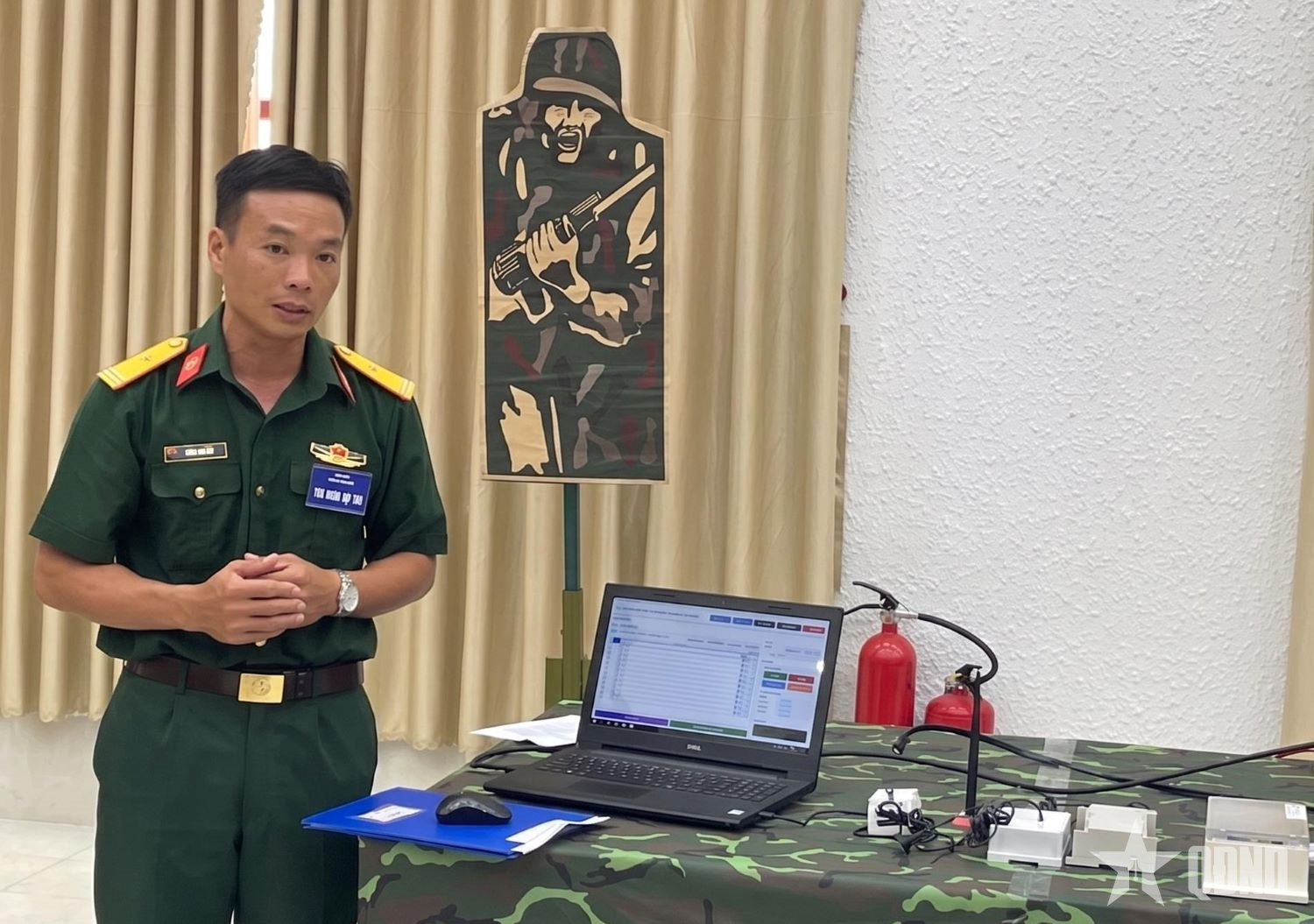 Phần mềm điều khiển bia ẩn, hiện
