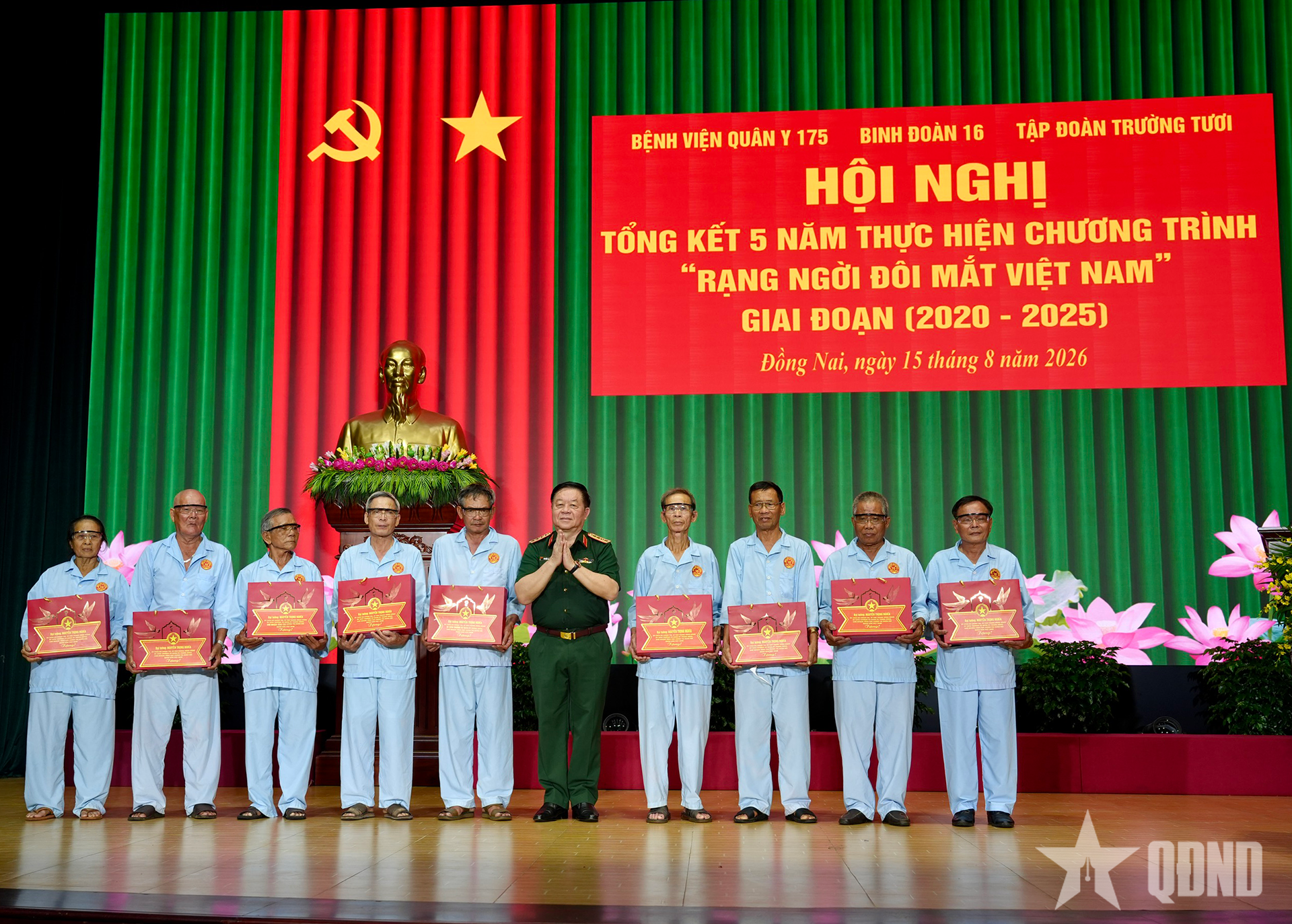 Đại tướng Nguyễn Trọng Nghĩa dự tổng kết Chương trình “Rạng ngời đôi mắt Việt Nam”