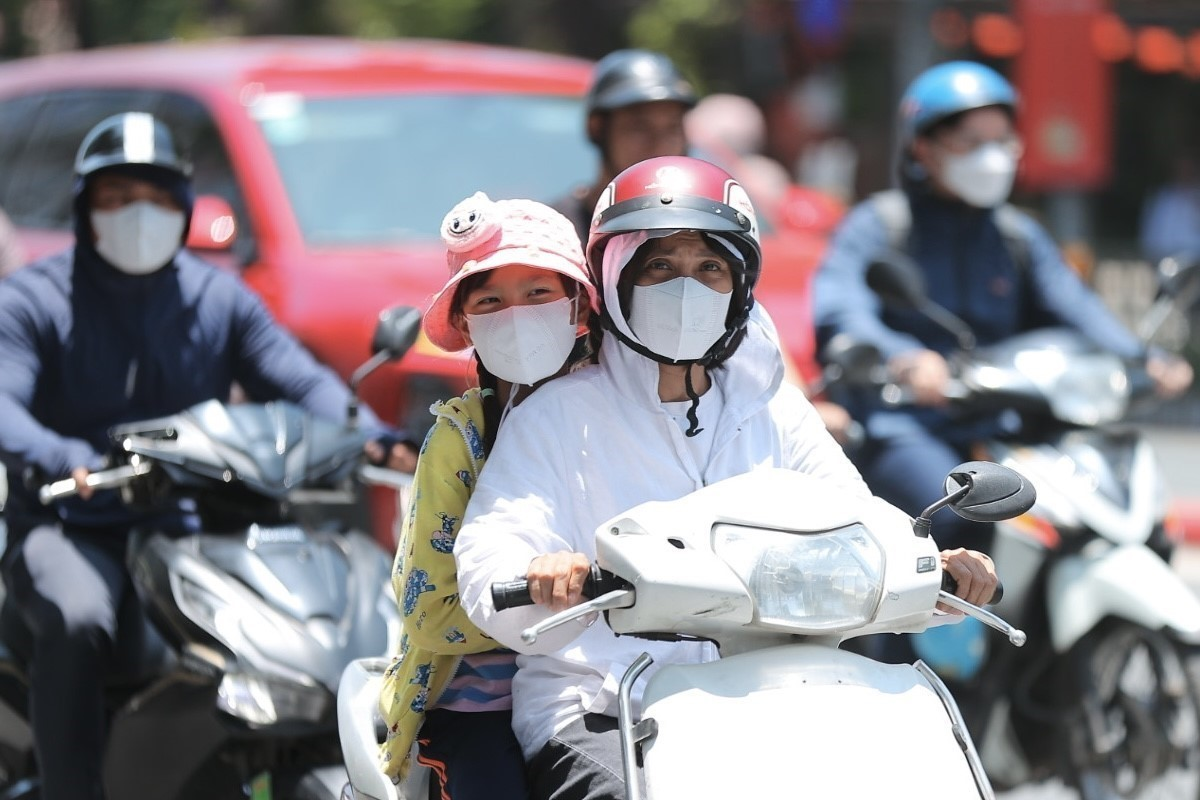 Thời tiết hôm nay (16-8): Nắng nóng tiếp diễn