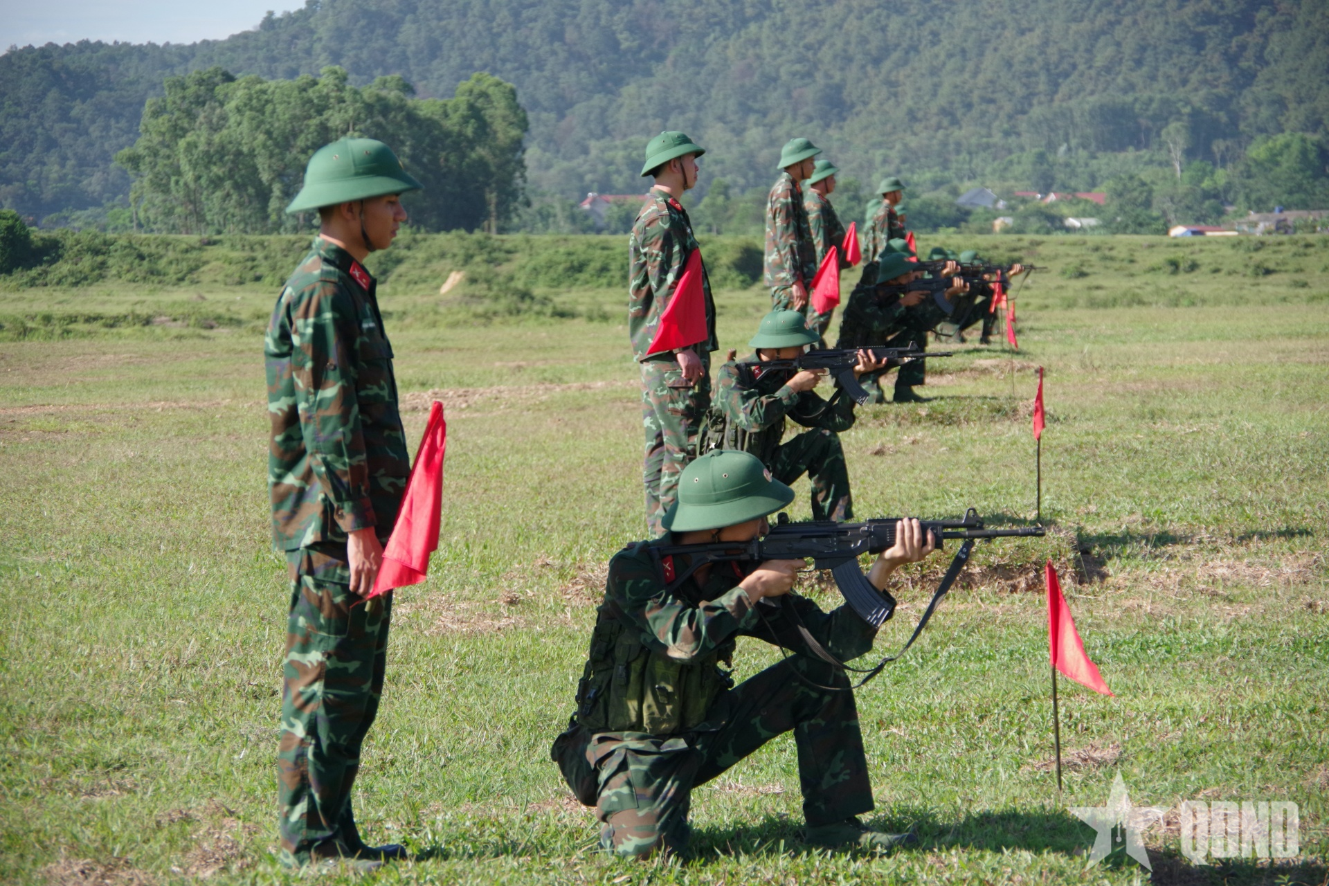 Học và thực hành theo Bác ở Trung đoàn 141: Cán bộ nêu gương, chiến sĩ trưởng thành