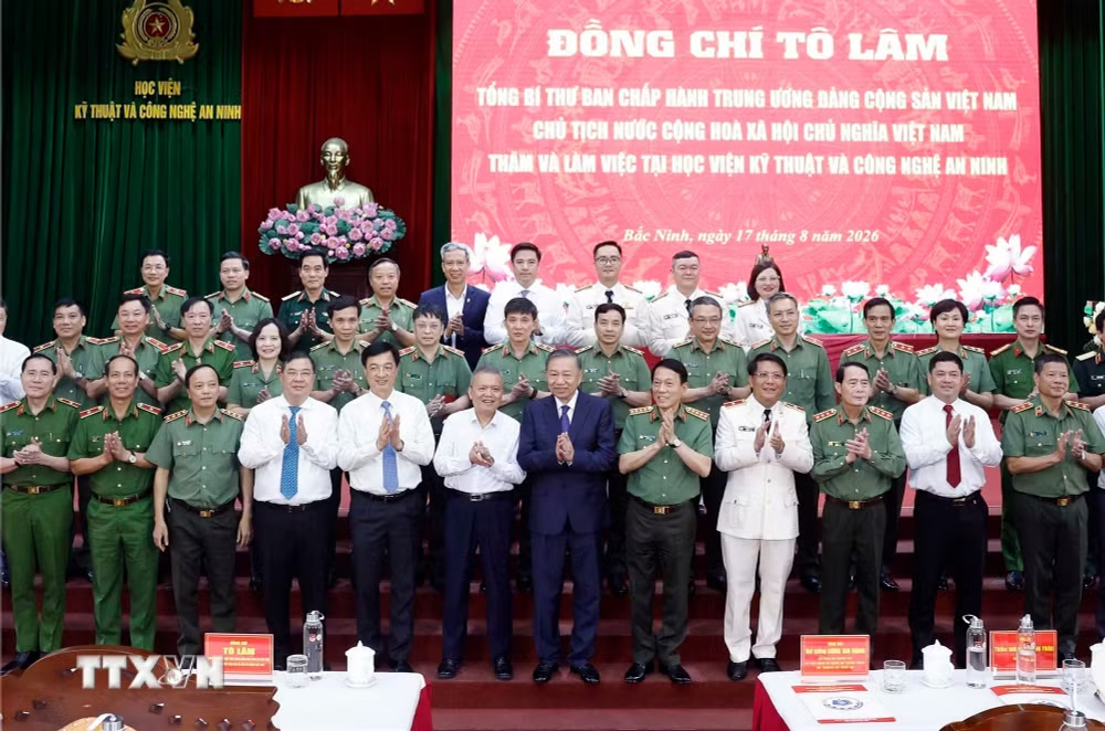 Tổng Bí thư, Chủ tịch nước Tô Lâm thăm, làm việc tại Học viện Kỹ thuật và Công nghệ an ninh (Bộ Công an)
