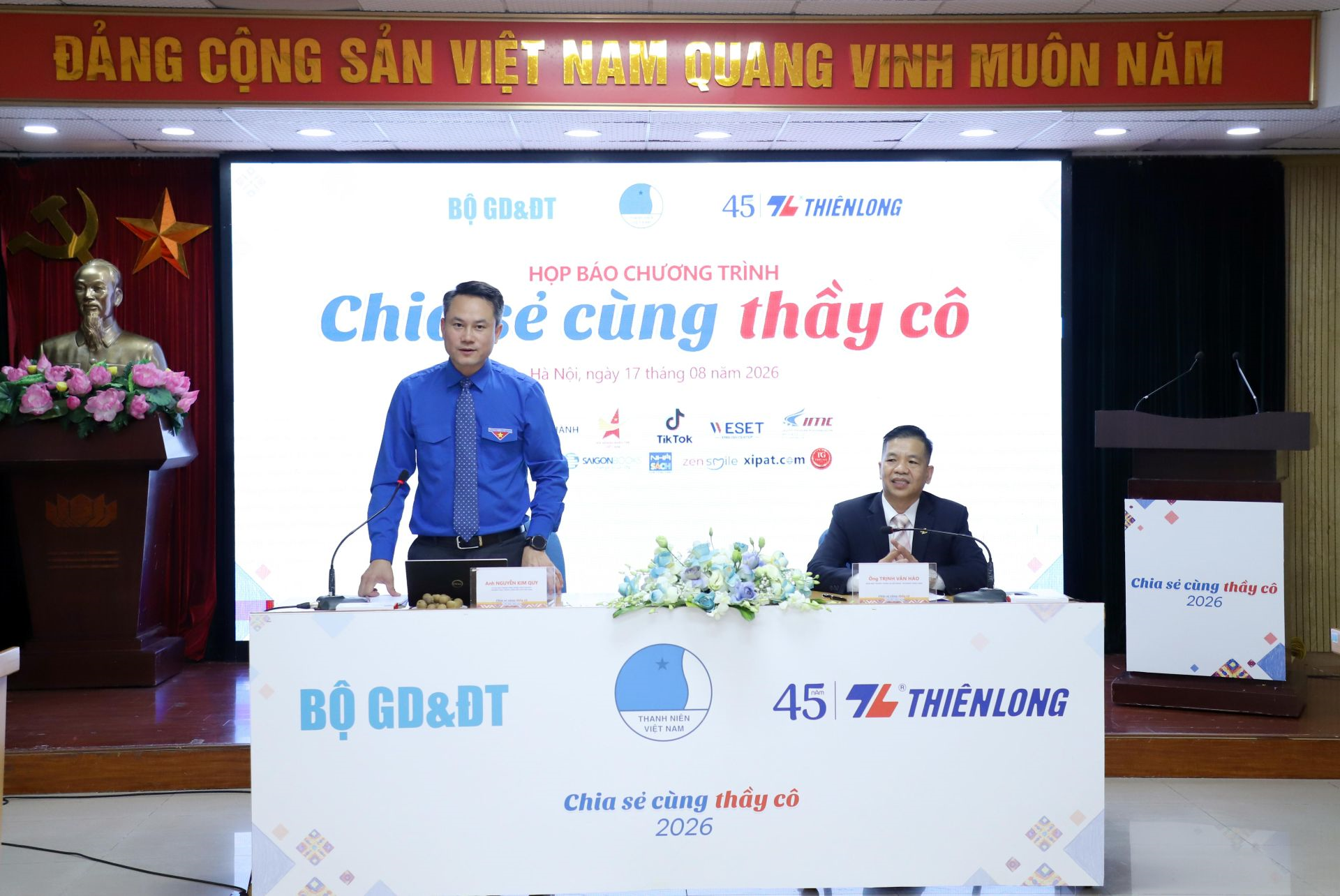 Chương trình “Chia sẻ cùng thầy cô” năm 2026: Mở rộng quy mô, tuyên dương gần 200 nhà giáo tiêu biểu
