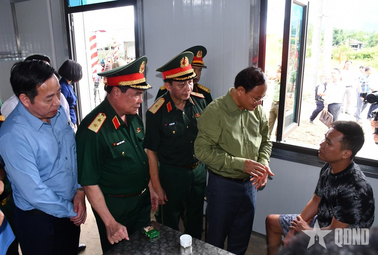 Lai Châu: Thắm tình quân dân nơi vùng lũ
