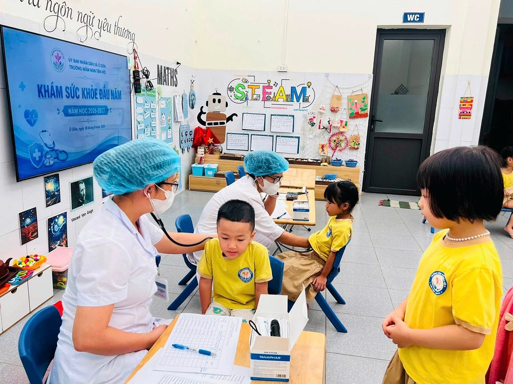 Hà Nội: Bắt đầu khám sức khỏe miễn phí cho trẻ em mầm non và học sinh phổ thông 