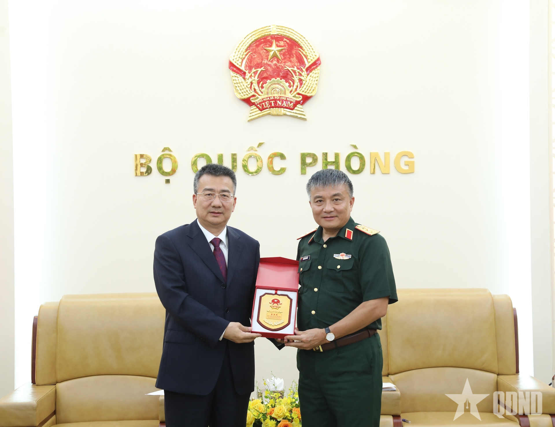 ​Thượng tướng Nguyễn Văn Hiền tiếp Thứ trưởng Bộ Công an Trung Quốc Lã Vũ Khâm
