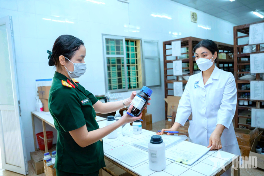 60 năm tận tụy bảo đảm trang bị, vật tư