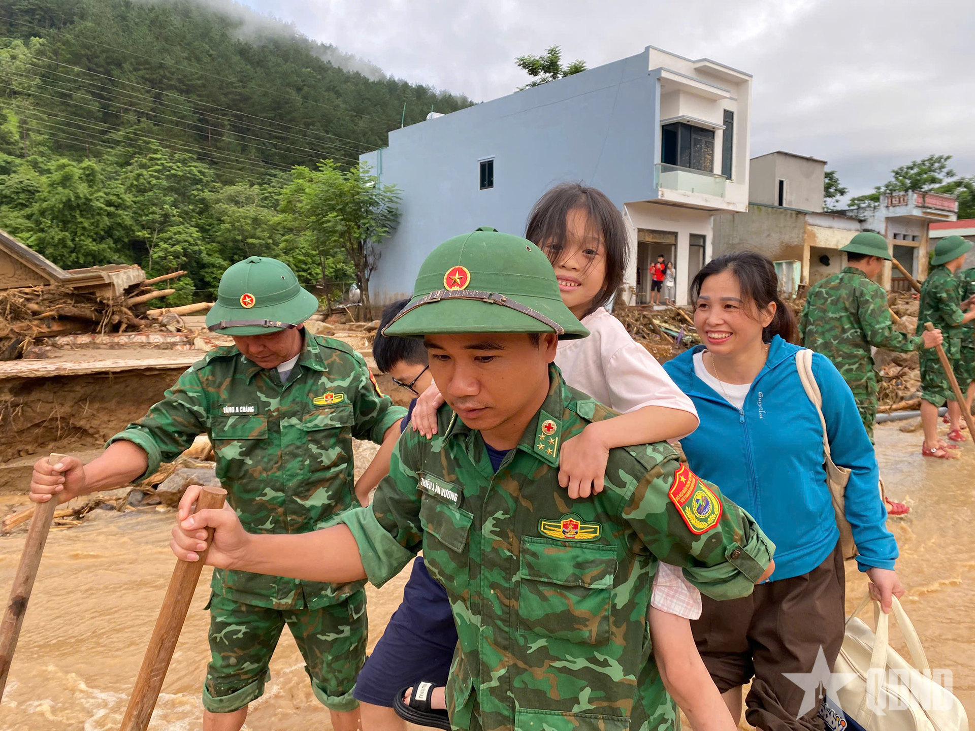 Quân đội sẵn sàng các phương án ứng phó áp thấp nhiệt đới