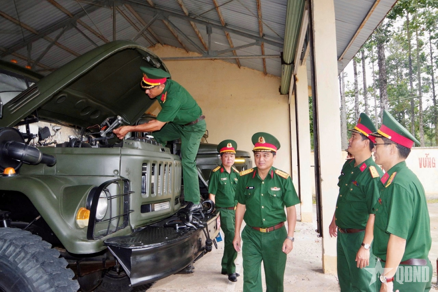 Sư đoàn 9 (Quân đoàn 34): Triển khai đồng bộ các biện pháp bảo đảm trật tự, an toàn giao thông