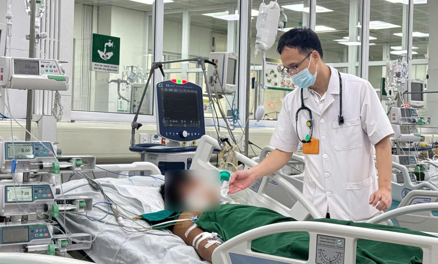 Dùng thuốc nam không rõ nguồn gốc, nam thanh niên phù não, suy hô hấp