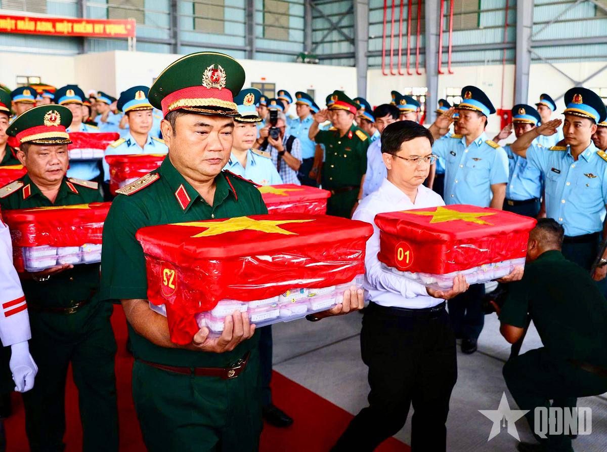 Chuyến bay mang nhiều hy vọng, trách nhiệm thiêng liêng