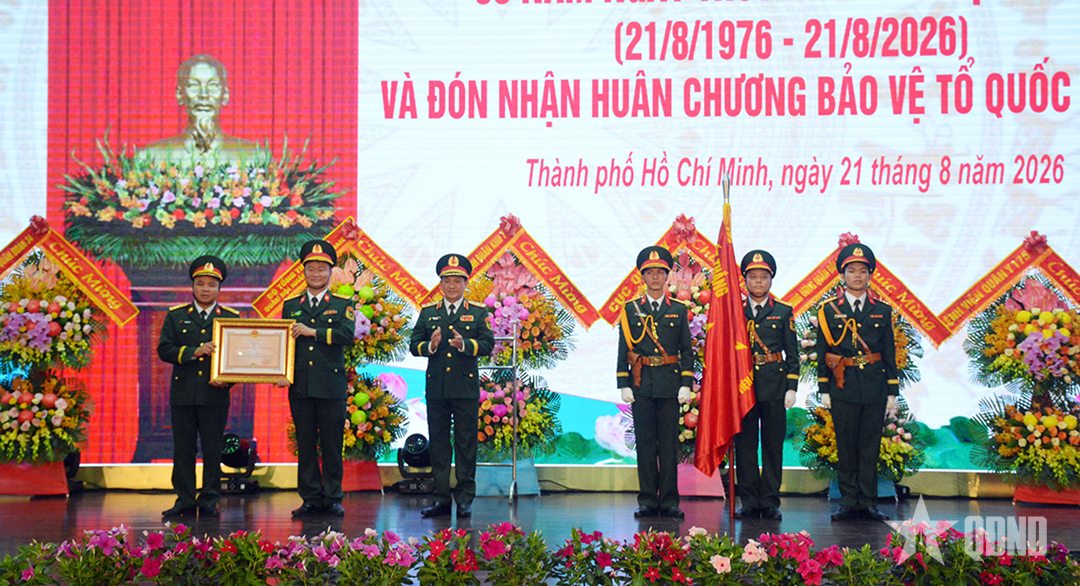 Trung tướng Lê Văn Hướng dự Lễ kỷ niệm 50 năm Ngày truyền thống Bệnh viện Quân y 4

