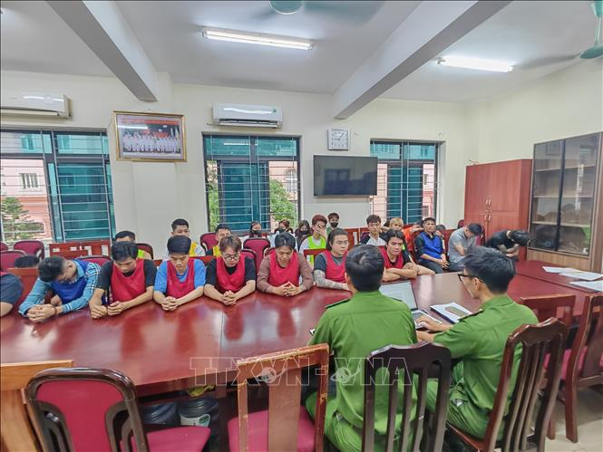 Khởi tố 10 bị can sản xuất, đăng tải video bạo lực để thu lợi