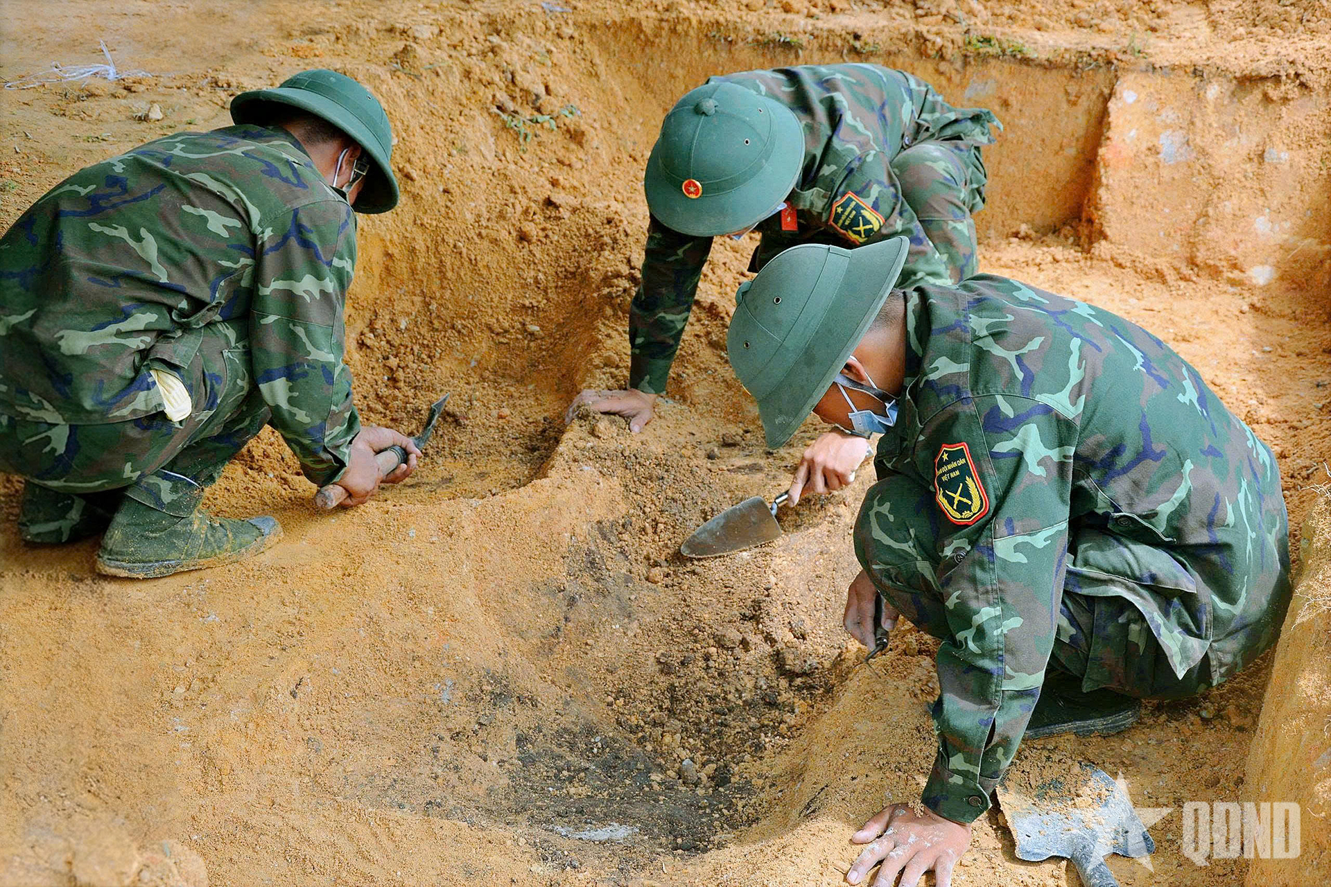 Sư đoàn 10 (Quân đoàn 34): Quy tập được một bộ hài cốt liệt sĩ cùng nhiều di vật

