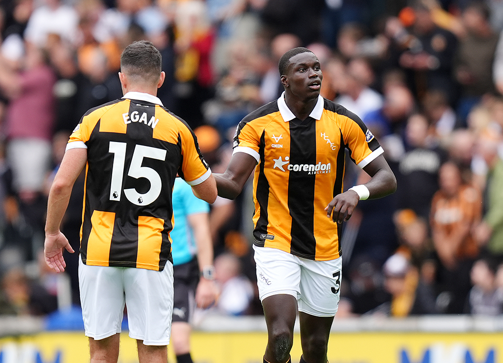 Man Utd thua sốc tân binh ở Ngoại hạng Anh

