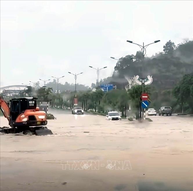 Ảnh hưởng bão số 4: Mưa lớn diện rộng ở Quảng Ninh gây thiệt hại nặng