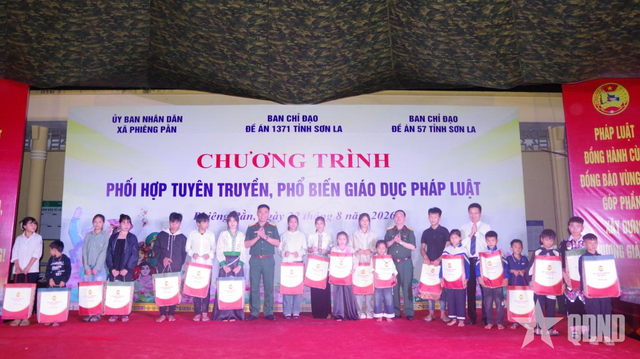 Bộ CHQS tỉnh Sơn La phối hợp tuyên truyền, phổ biến, giáo dục pháp luật cho nhân dân vùng biên giới
