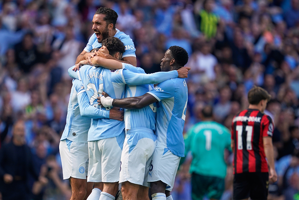 Man City ngược dòng ngoạn mục ở vòng 1 giải Ngoại hạng Anh


