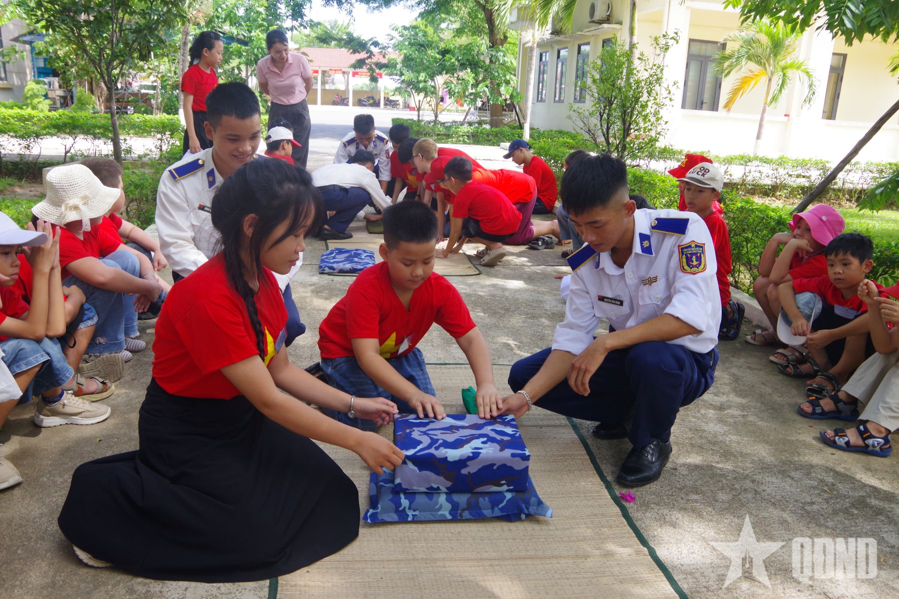 Thiết thực Chương trình trải nghiệm “Chúng em làm chiến sĩ Cảnh sát biển”