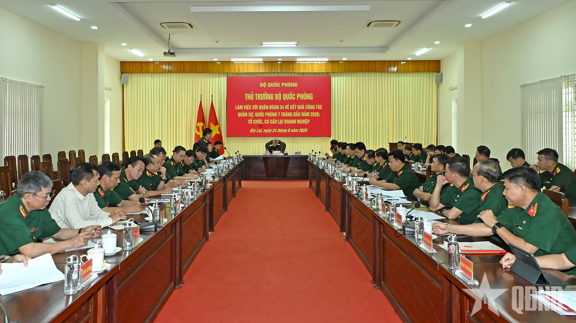 Đoàn công tác của Bộ Quốc phòng làm việc tại Quân đoàn 34