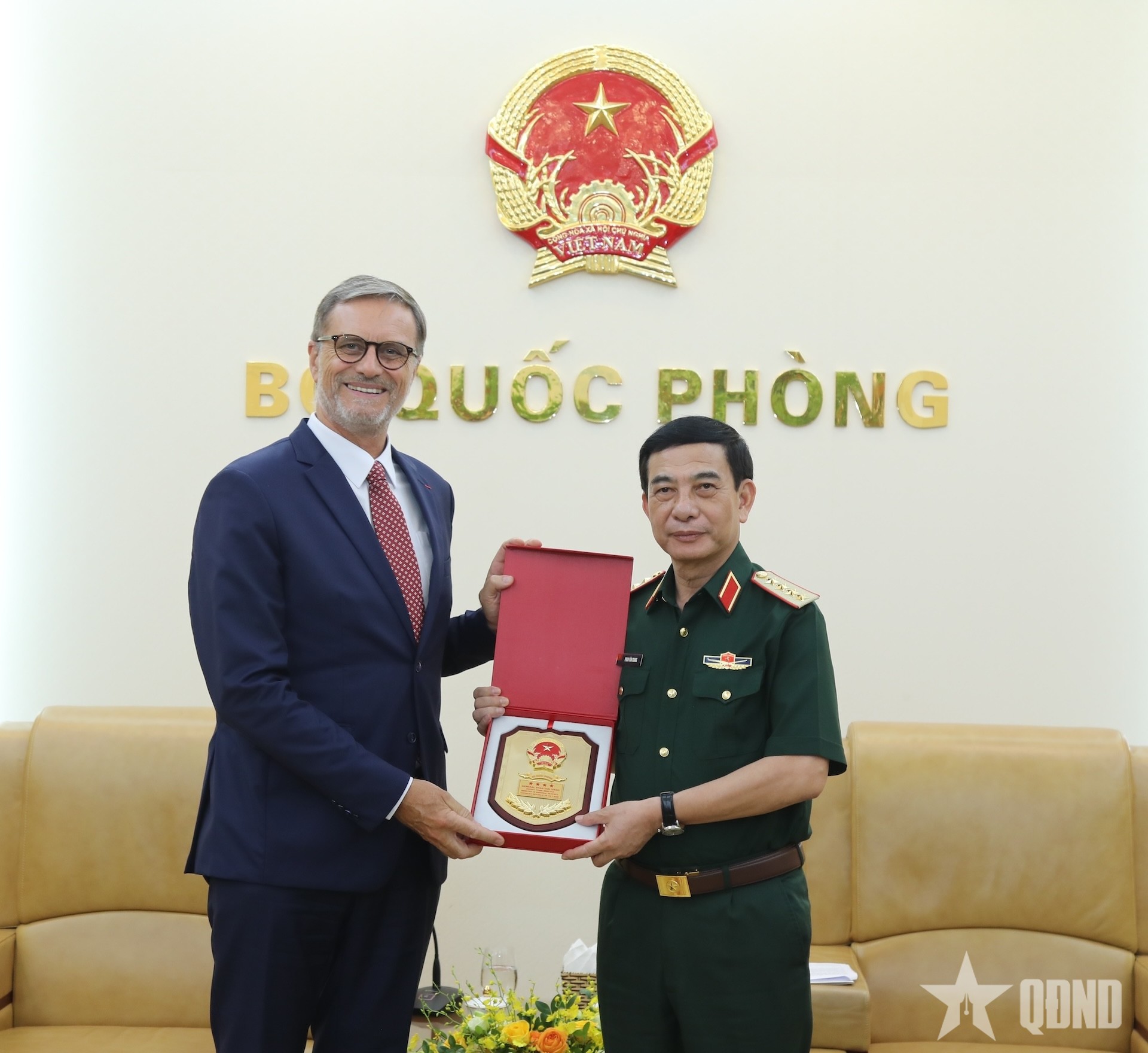 Đại tướng Phan Văn Giang tiếp Đại sứ Cộng hòa Pháp tại Việt Nam 