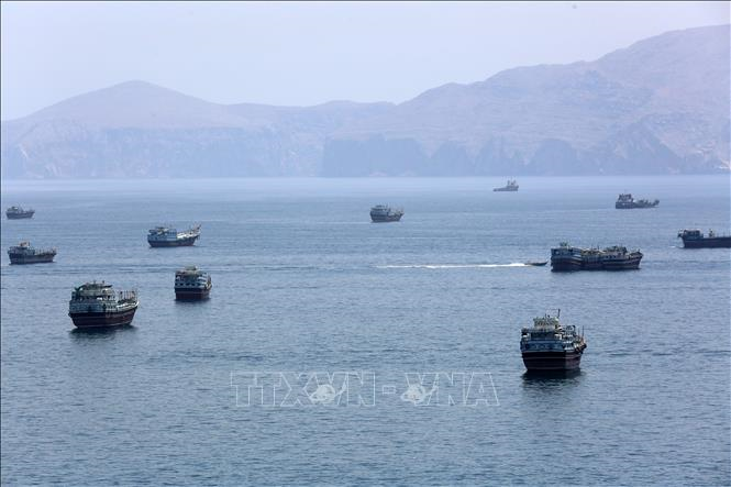 Xung đột tại Trung Đông: Qatar ủng hộ đề xuất mở hành lang hàng hải tạm thời qua eo biển Hormuz