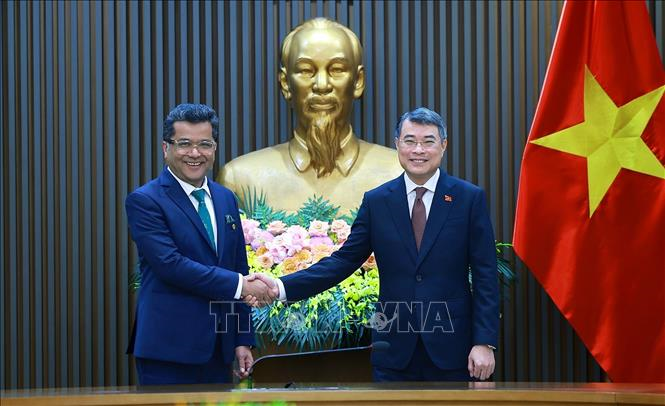Thủ tướng Lê Minh Hưng tiếp Quốc vụ khanh Bộ Ngoại giao Ấn Độ