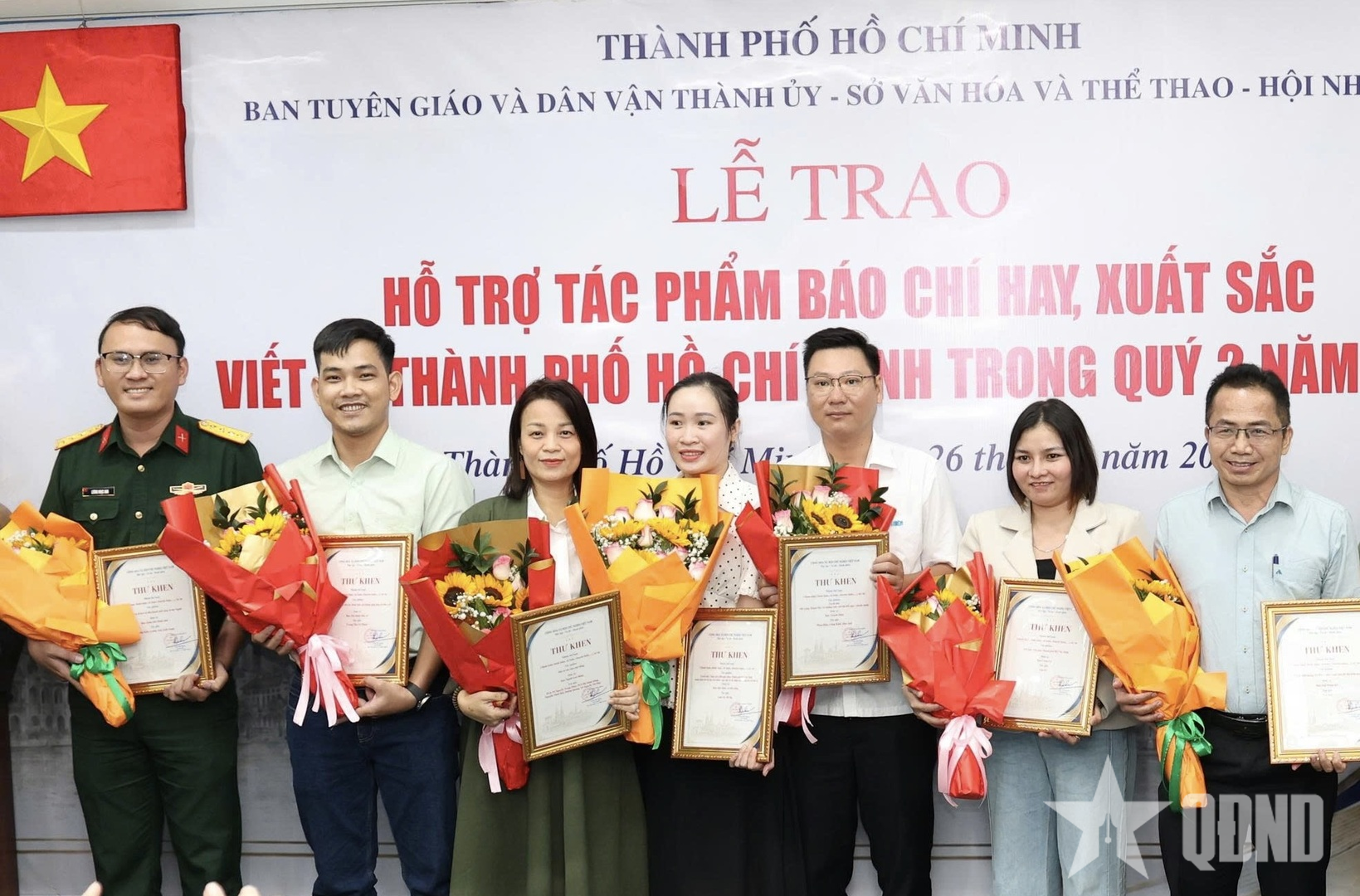 Báo Quân đội nhân dân có 2 tác phẩm xuất sắc viết về TP Hồ Chí Minh
