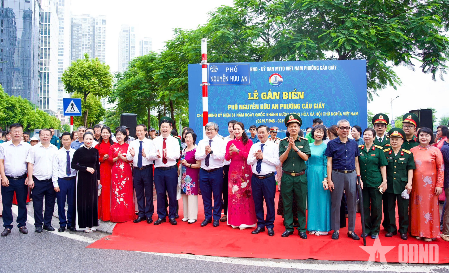 Gắn biển Công viên An Hòa và phố Nguyễn Hữu An tại phường Cầu Giấy