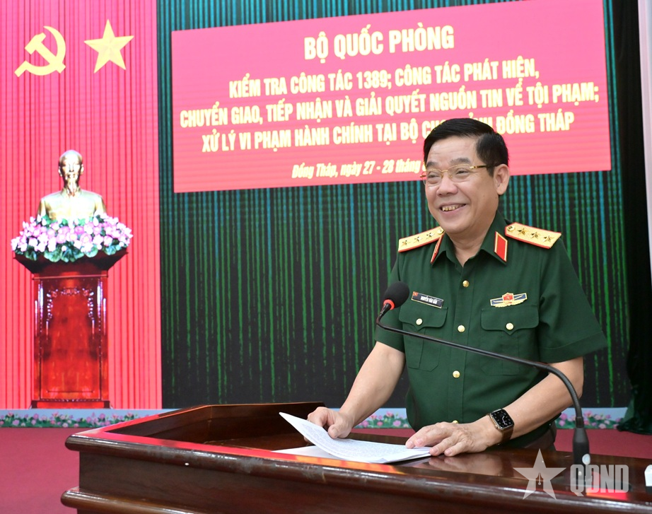 Thượng tướng Nguyễn Văn Gấu kiểm tra công tác 1389 tại Đồng Tháp