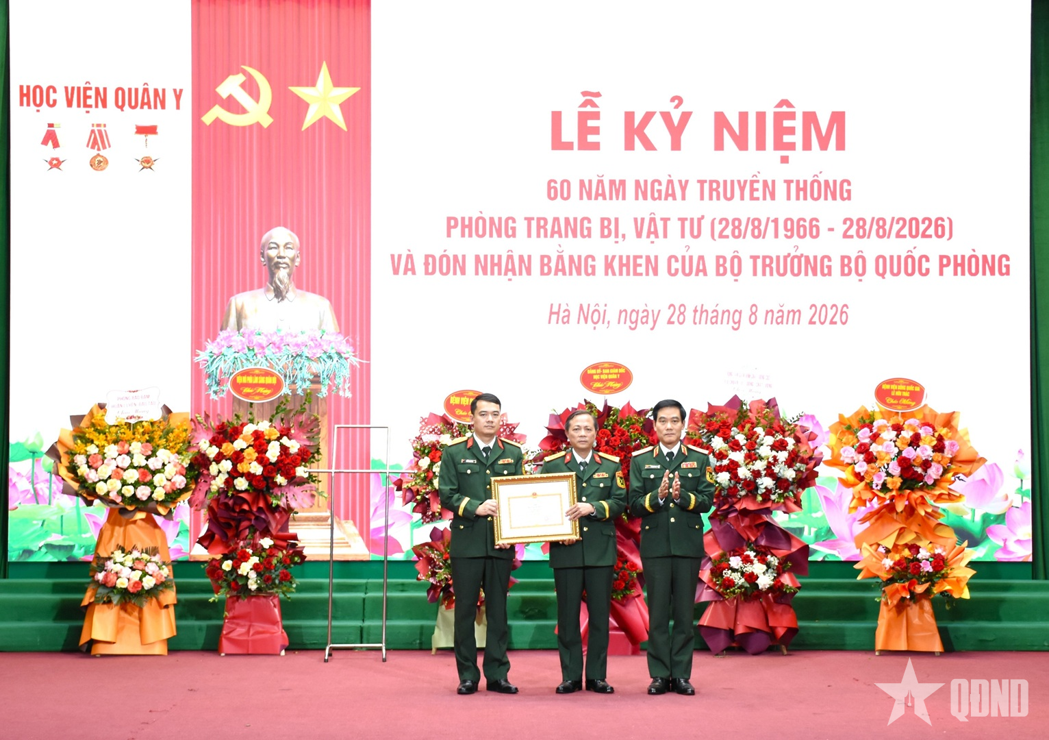 Phòng Trang bị, vật tư (Học viện Quân y) đón nhận bằng khen của Bộ trưởng Bộ Quốc phòng
