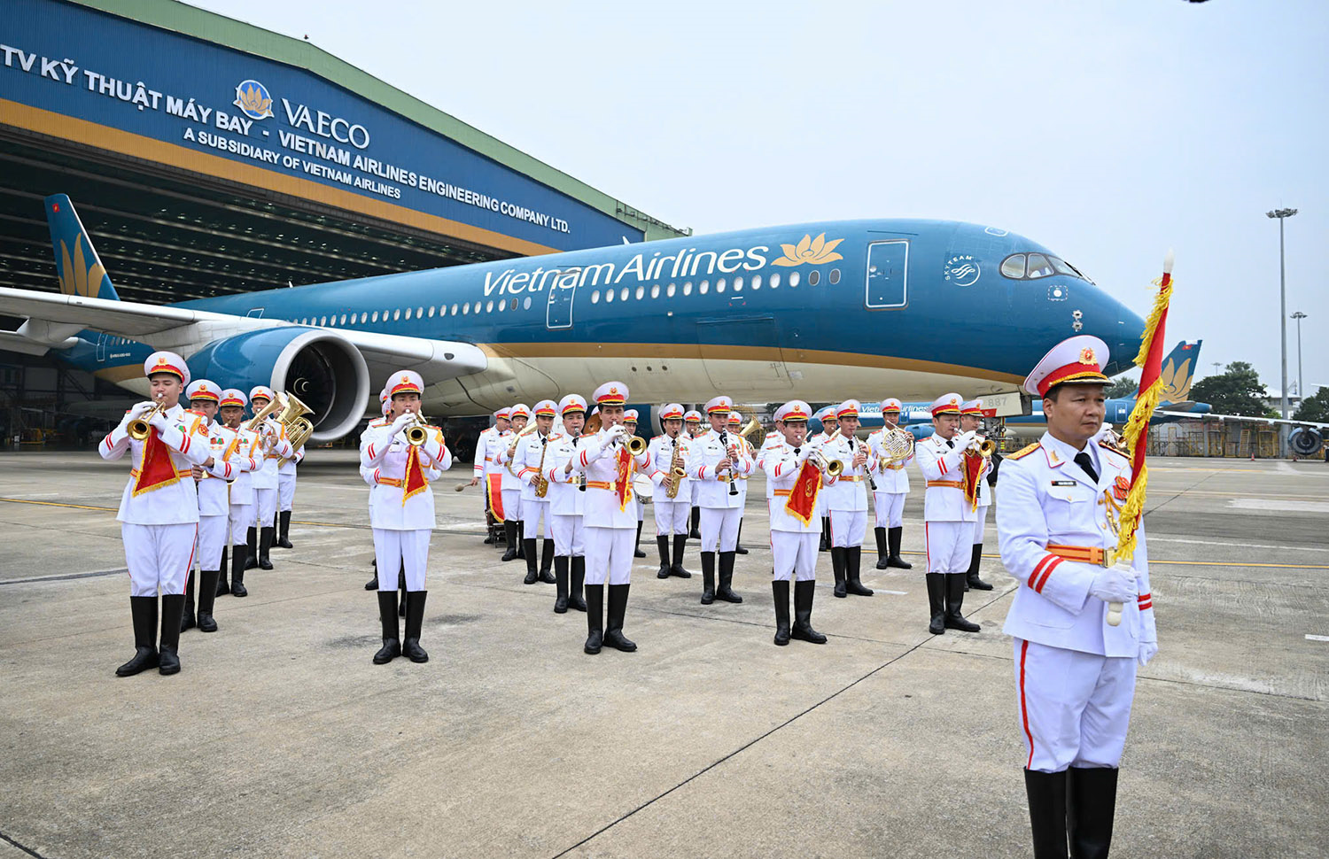 Âm hưởng tự hào trên chuyến bay đặc biệt của Vietnam Airlines