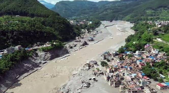 Lũ quét tại Nepal và Trung Quốc: Nỗ lực tìm kiếm nạn nhân mắc kẹt trong hầm thủy điện