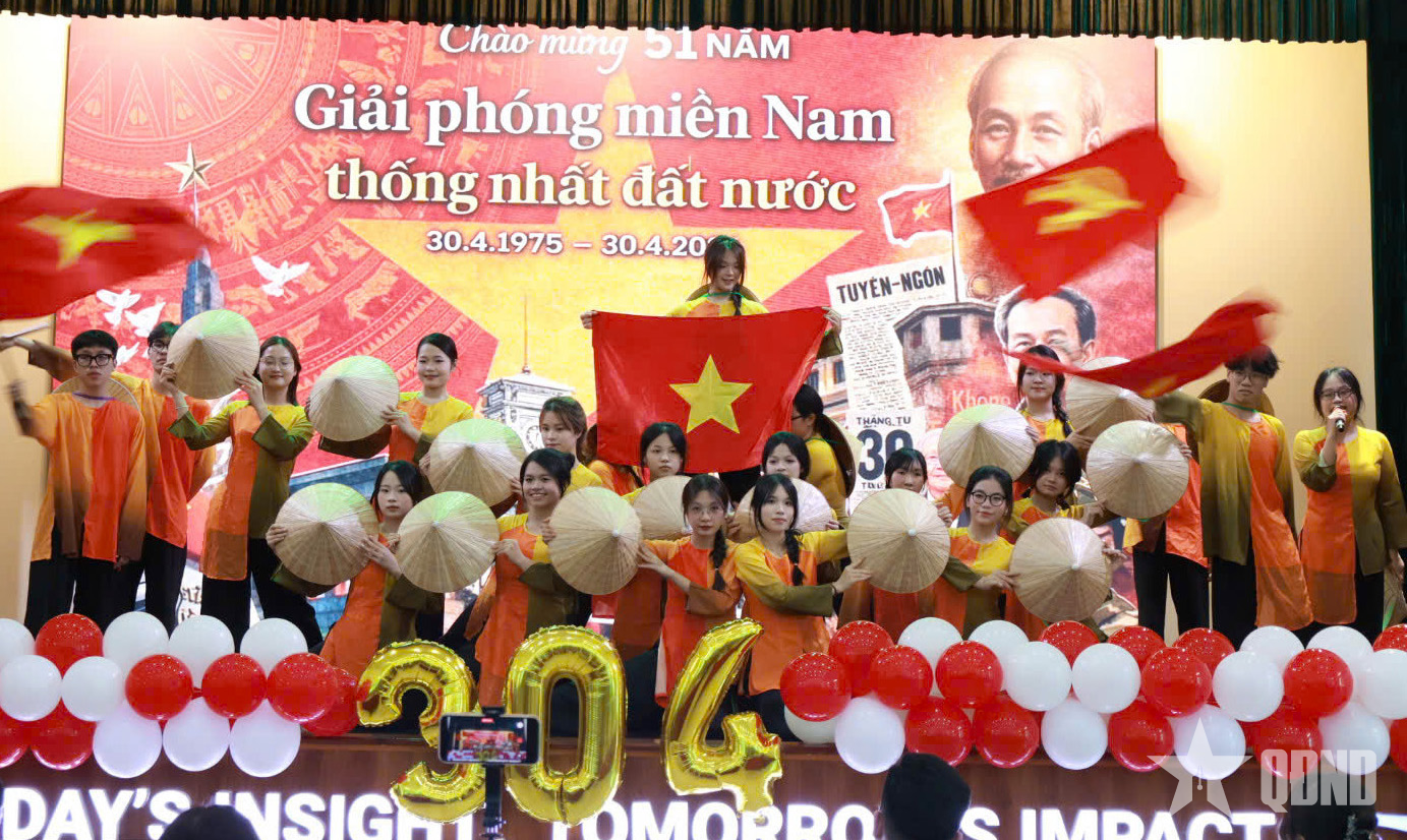 Sắc màu văn nghệ của sinh viên HNMU