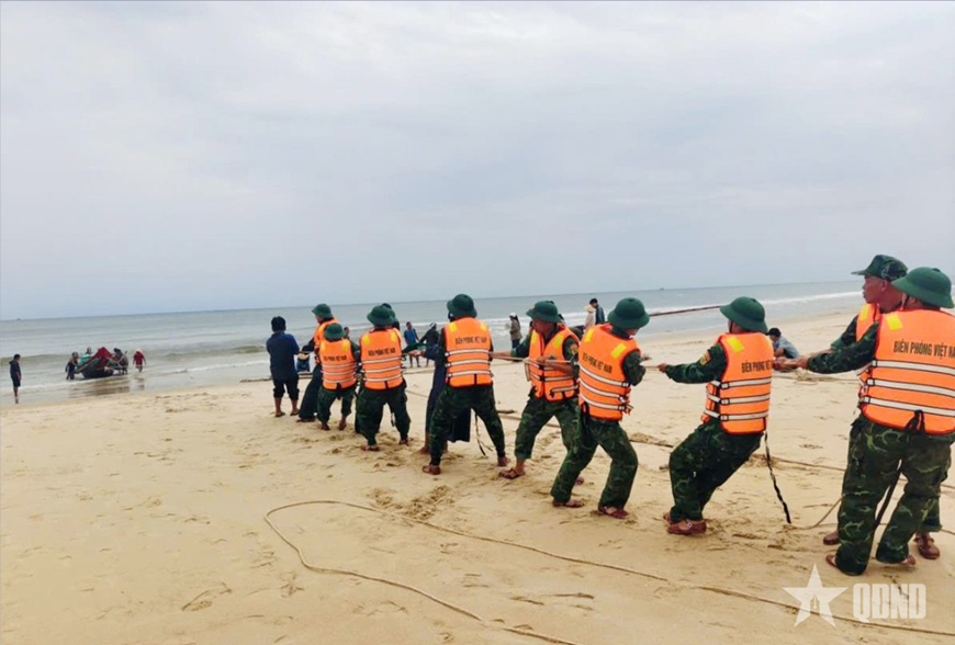Hướng dẫn gần 51.000 phương tiện tránh trú bão