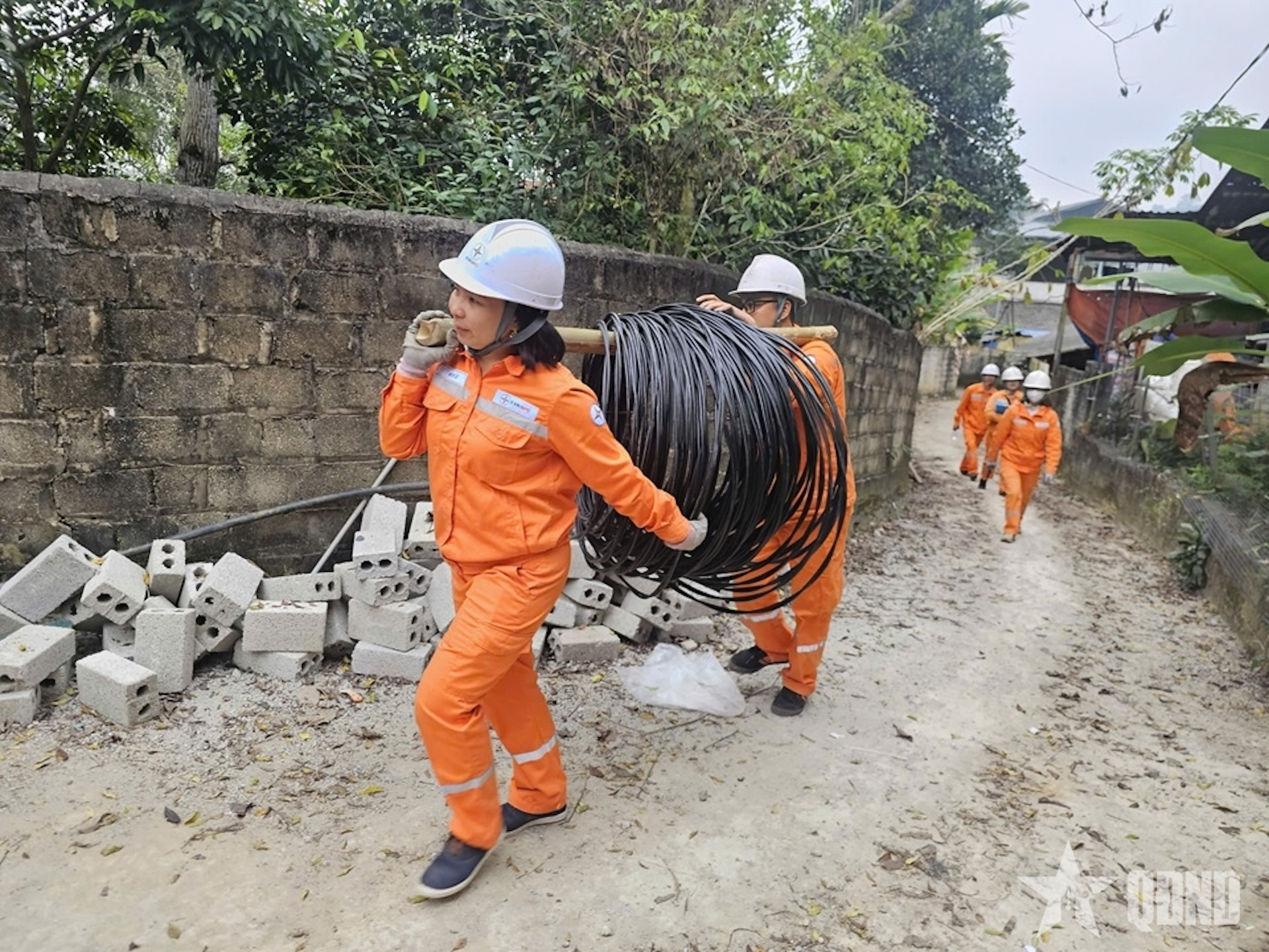 Những 