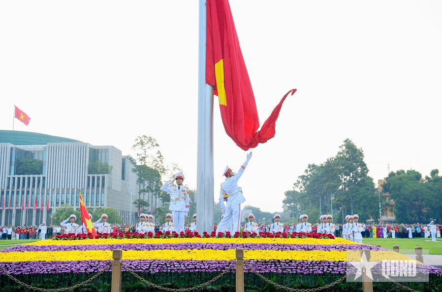 Thiêng liêng Lễ Thượng cờ tại Quảng trường Ba Đình trong ngày Quốc khánh