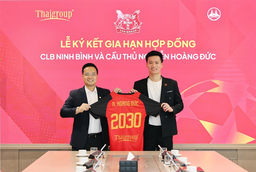 Tin thể thao (4-9): Hành vi “câu giờ” bị UEFA xử nặng, Singapore đá giao hữu với Brazil