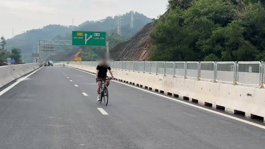 Cảnh báo tình trạng người dân tự ý đi vào công trường cao tốc Hữu Nghị - Chi Lăng