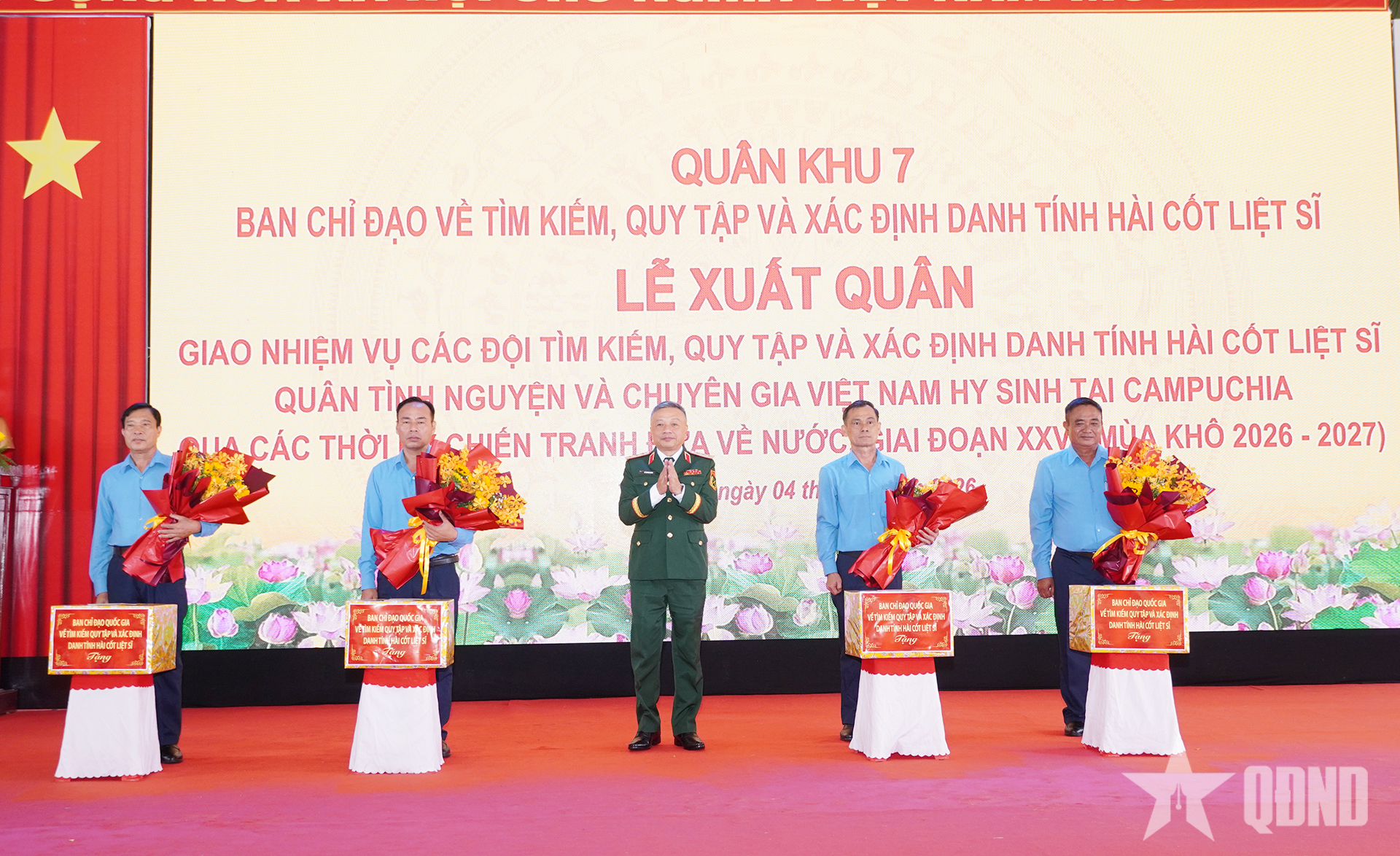 Thượng tướng Lê Quang Minh dự lễ xuất quân các đội tìm kiếm, quy tập hài cốt liệt sĩ tại Campuchia của Quân khu 7