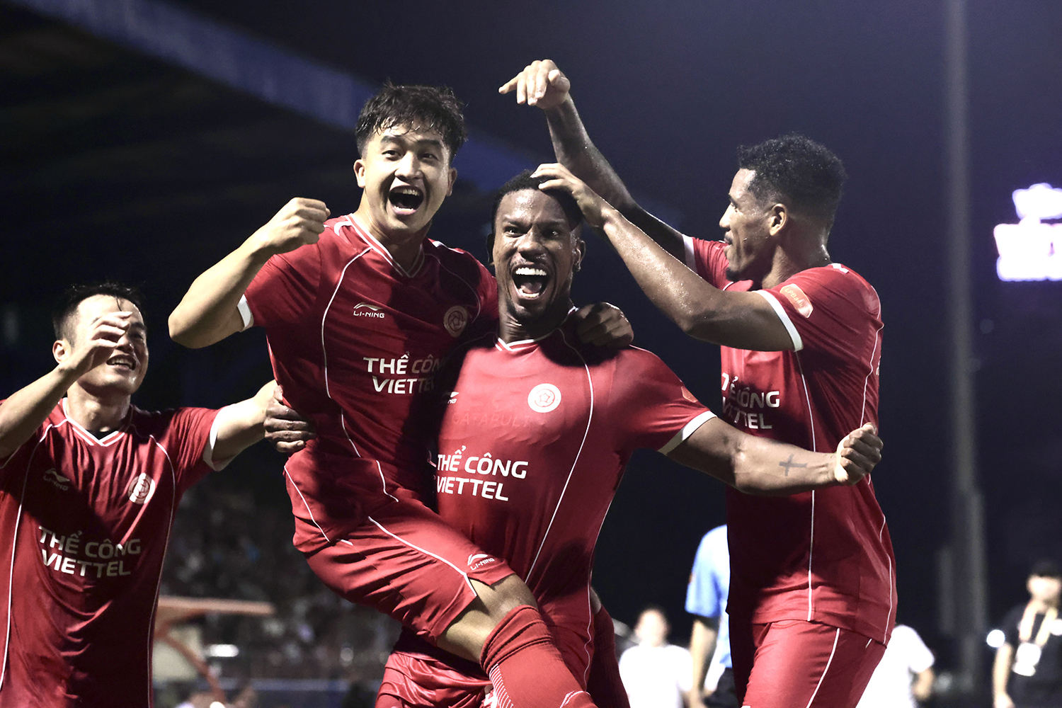 V-League 2026-2027: Thể Công - Viettel giành 3 điểm trong trận mở màn 2 thẻ đỏ

