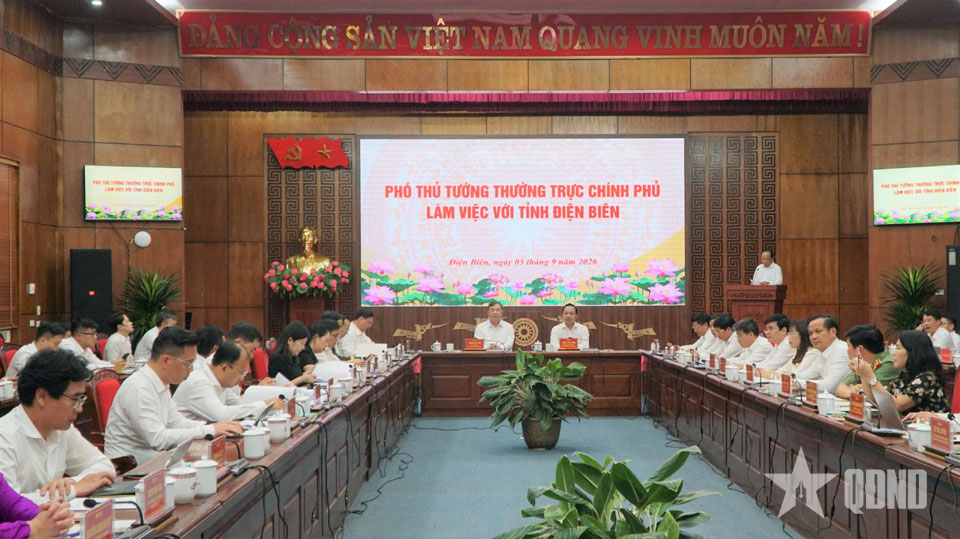 Điện Biên quan tâm đầu tư, phát triển đồng bộ hạ tầng giao thông