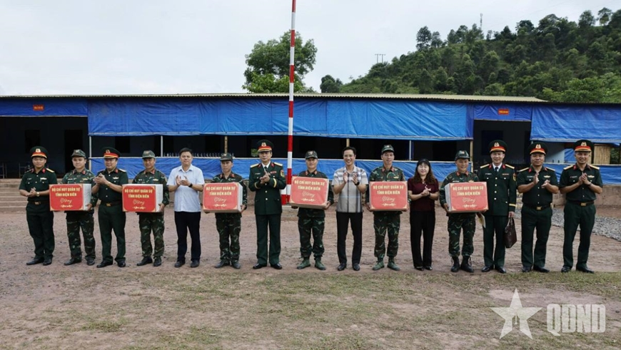 Bộ chỉ huy Quân sự tỉnh Điện Biên thăm, kiểm tra, động viên lực lượng rà phá bom, mìn